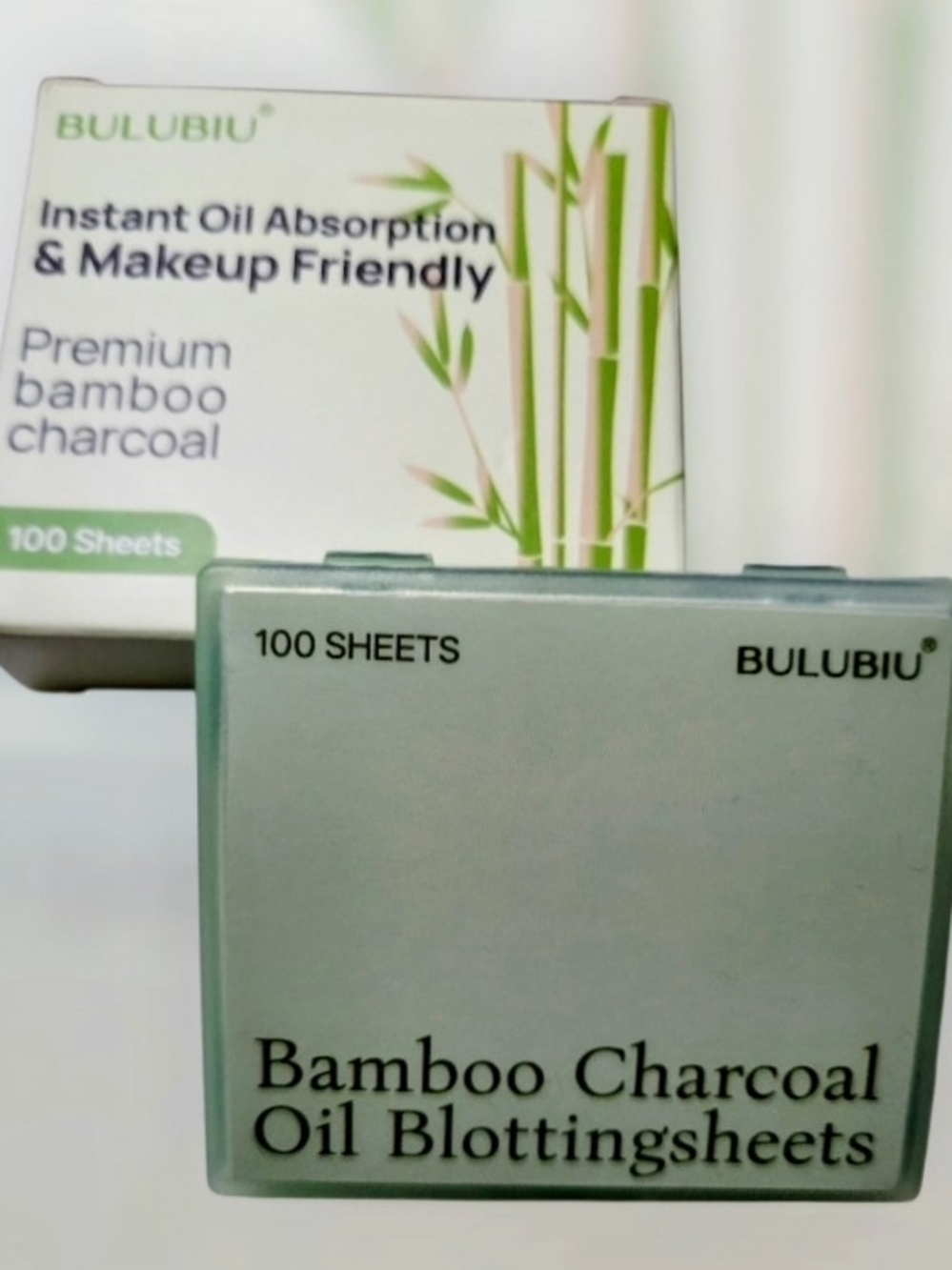 Bamboo Charcoal Oil Blotting Sheets - Puff and Mirror (100 Sheets)